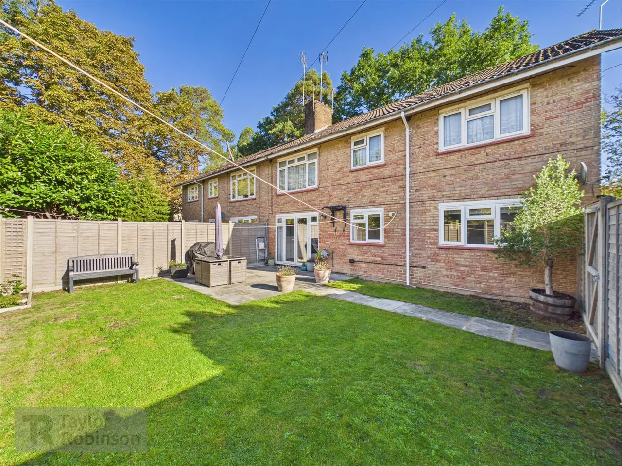Warren Drive, Ifield, RH11, photo 11