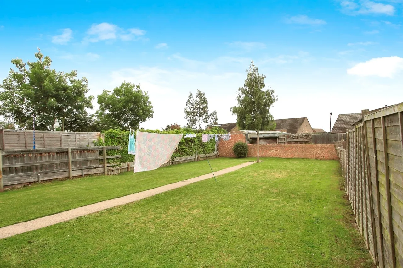 St. George Avenue, Peterborough, PE2, photo 4