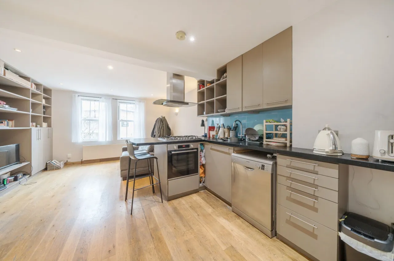 1 bed flat for sale — Flat 4, The Priory 47-55 Webber Street, London, London, SE1 0RQ
