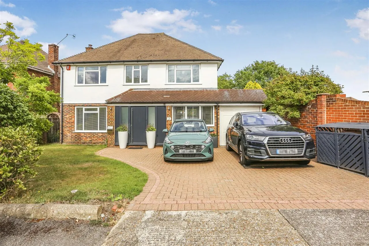 4 bed house for sale — Albury Avenue, Cheam, SM2 7JT