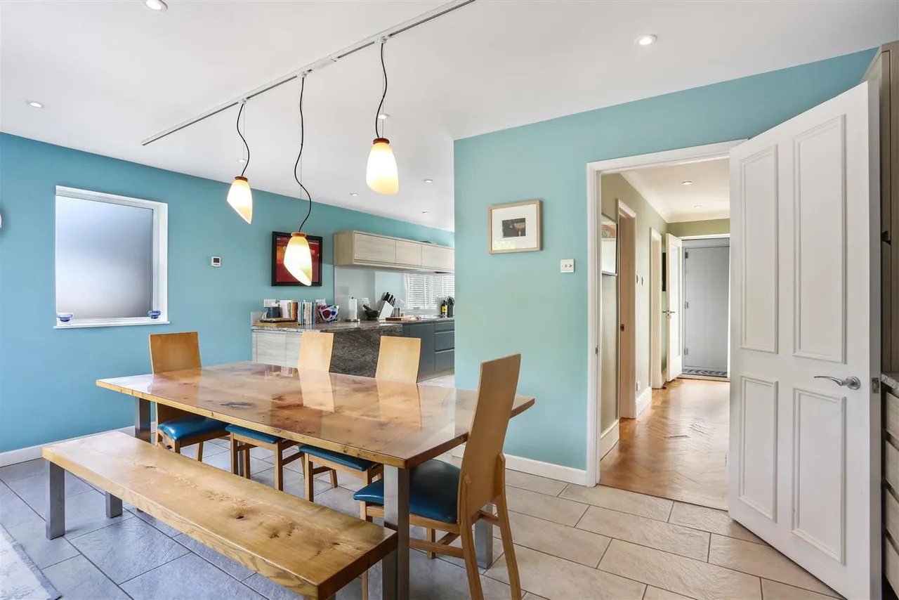 Albury Avenue, Cheam, SM2 7JT, photo 9