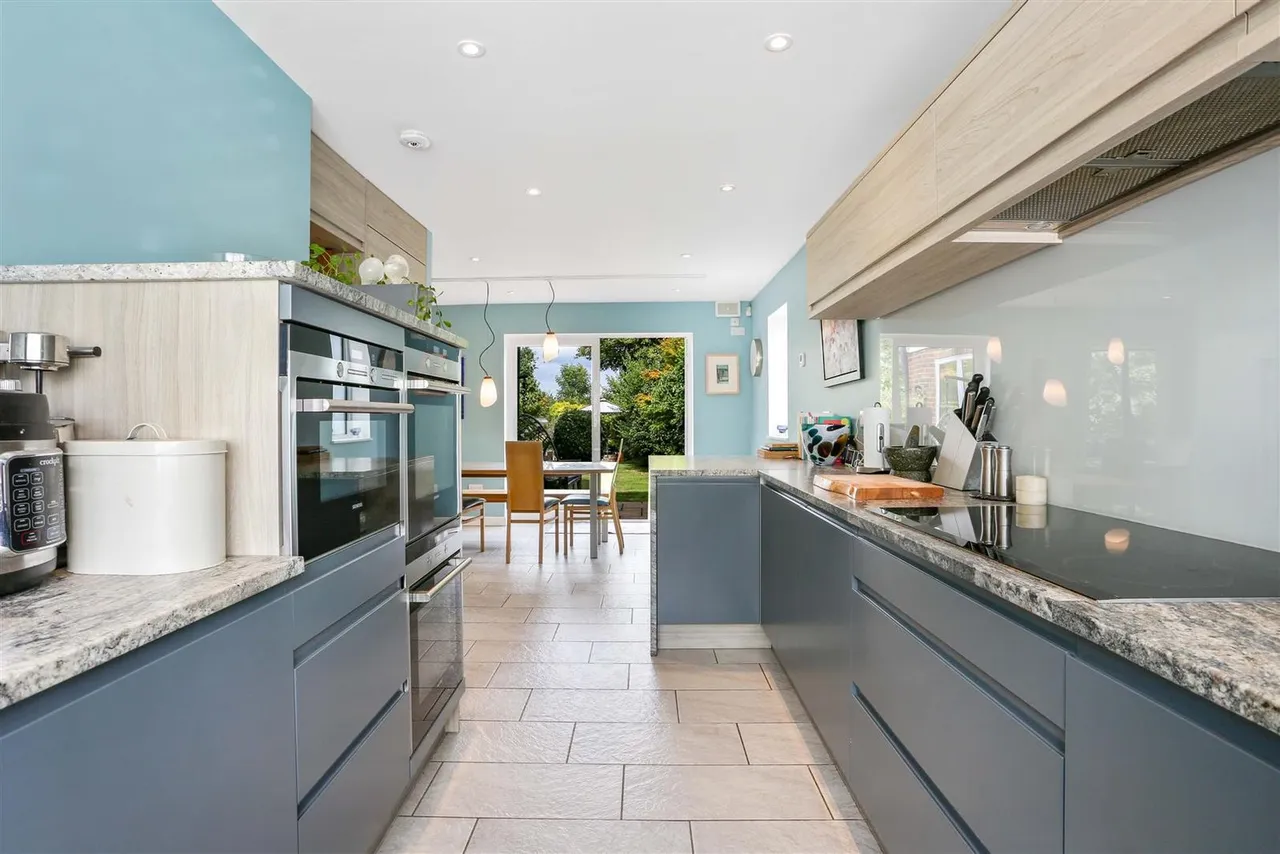 Albury Avenue, Cheam, SM2 7JT, photo 12