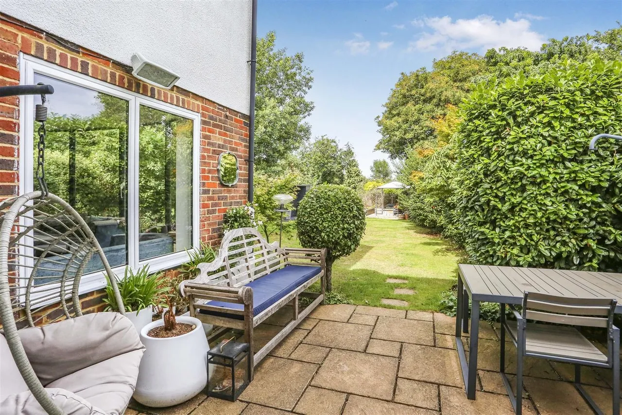 Albury Avenue, Cheam, SM2 7JT, photo 15