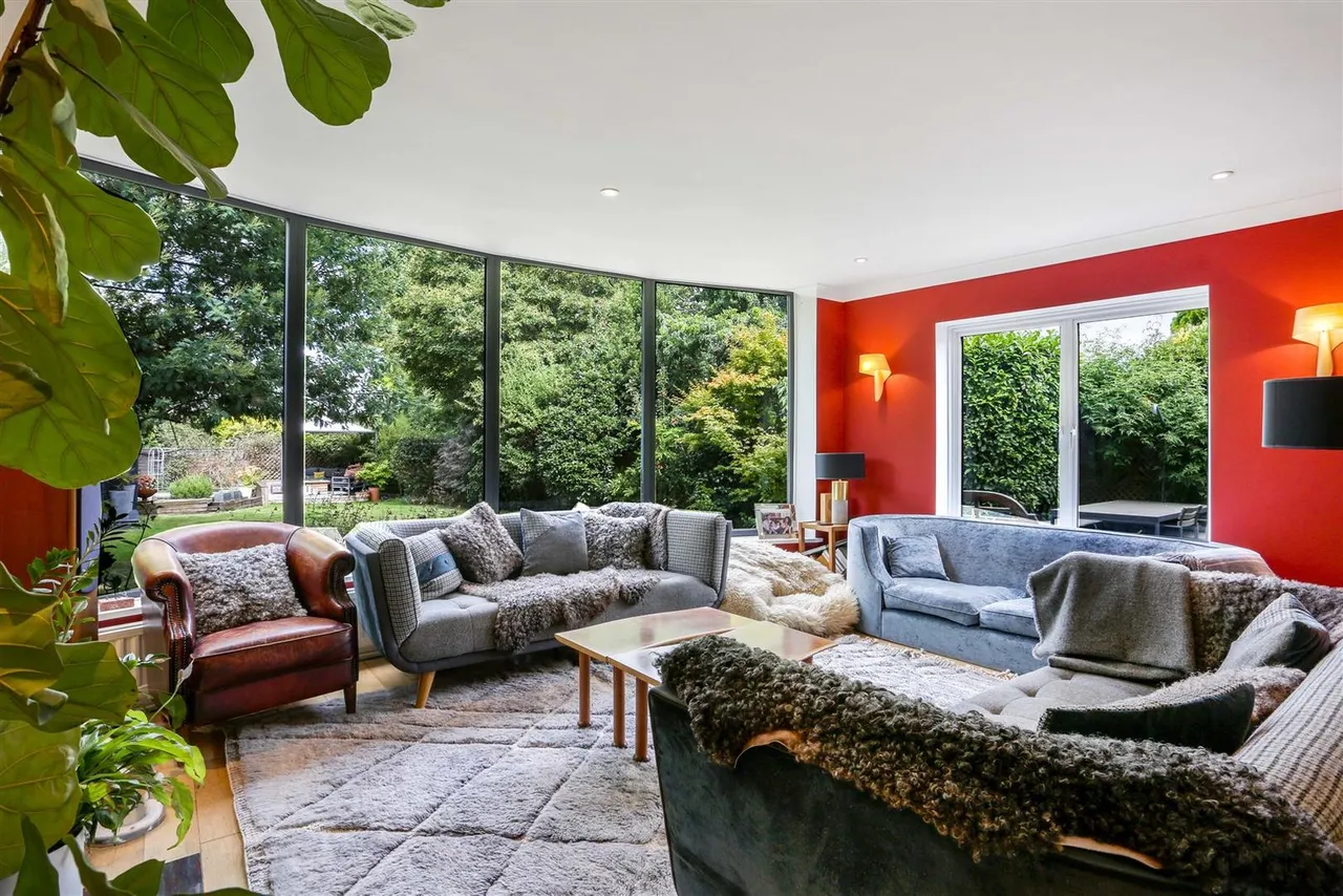 Albury Avenue, Cheam, SM2 7JT, photo 3