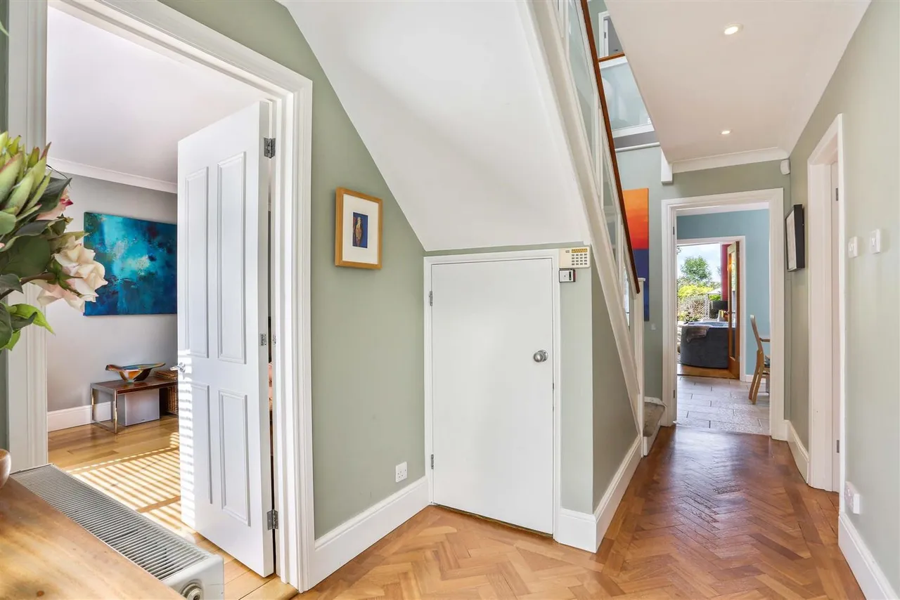 Albury Avenue, Cheam, SM2 7JT, photo 5