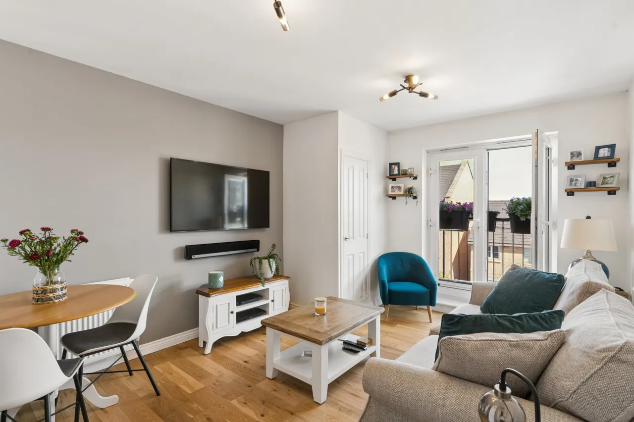 3 bed flat for sale, Eynesbury, St Neots, PE19