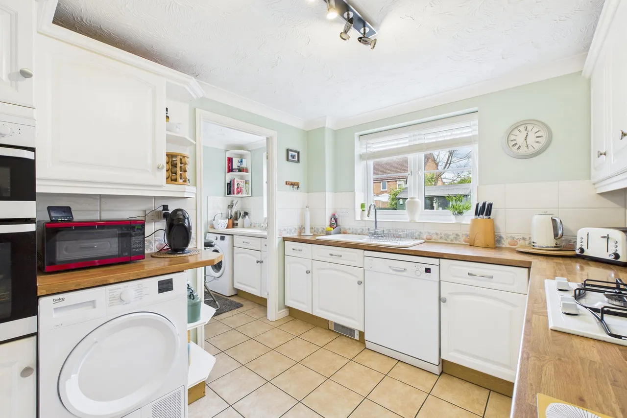 Honeysuckle Way, Attleborough, NR17 1QP, photo 6