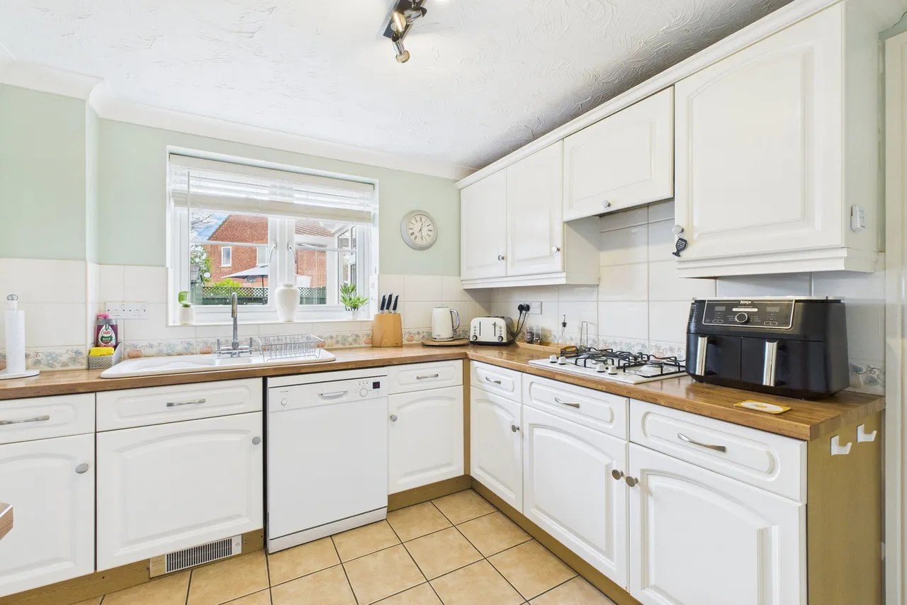 Honeysuckle Way, Attleborough, NR17 1QP, photo 5