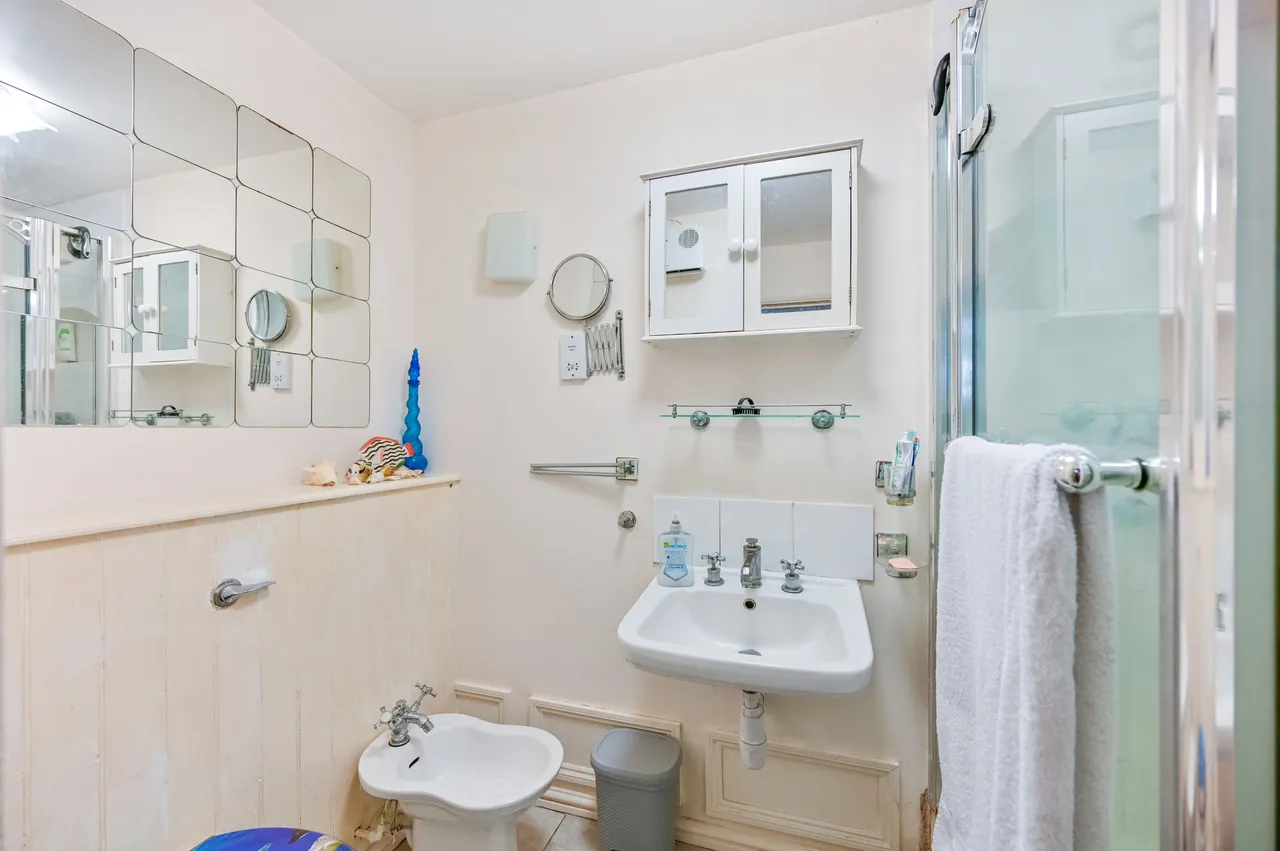 1 Ridge House, Morecoombe Close, Kingston upon Thames, photo 8