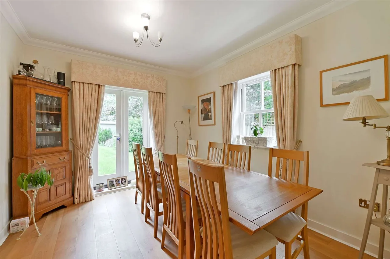 Longbourn, Windsor, Berkshire, SL4 3TN, photo 5