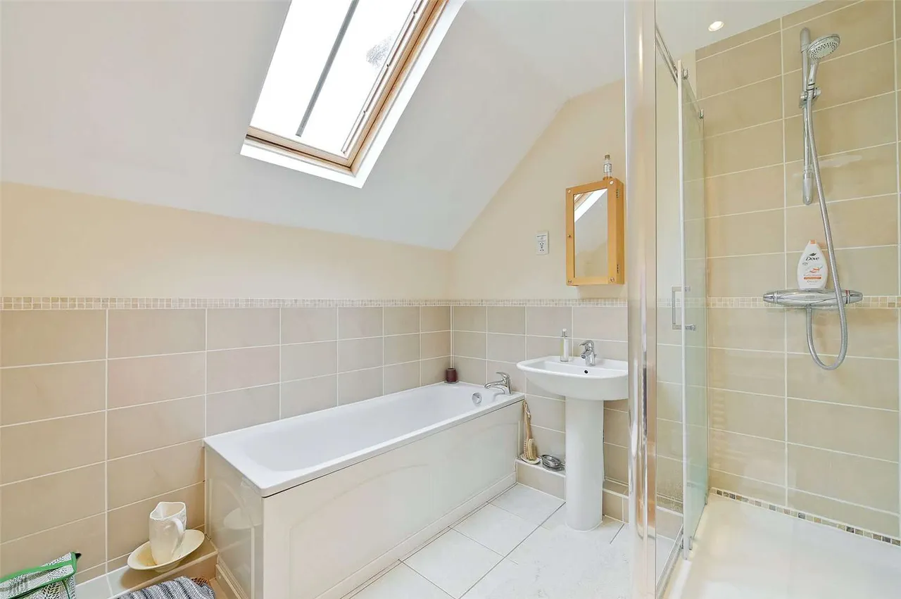 Longbourn, Windsor, Berkshire, SL4 3TN, photo 12