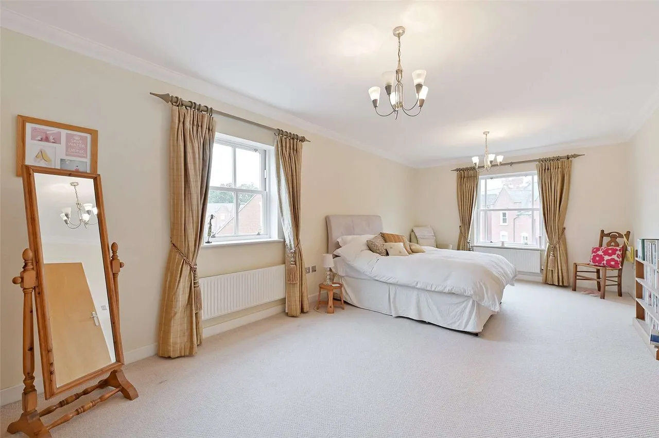 Longbourn, Windsor, Berkshire, SL4 3TN, photo 10