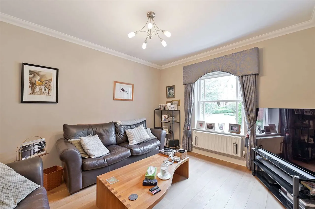 Longbourn, Windsor, Berkshire, SL4 3TN, photo 3