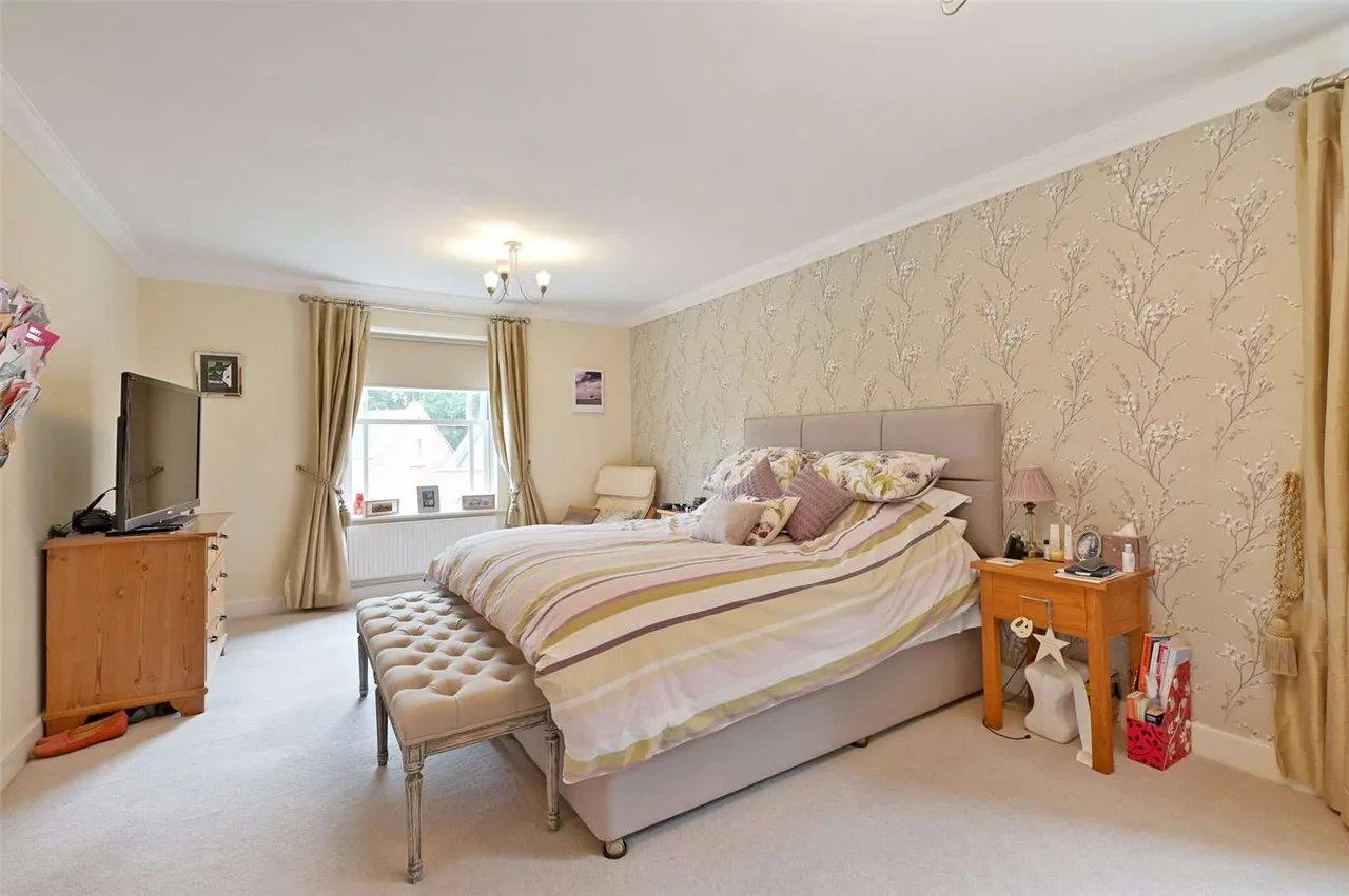 Longbourn, Windsor, Berkshire, SL4 3TN, photo 6