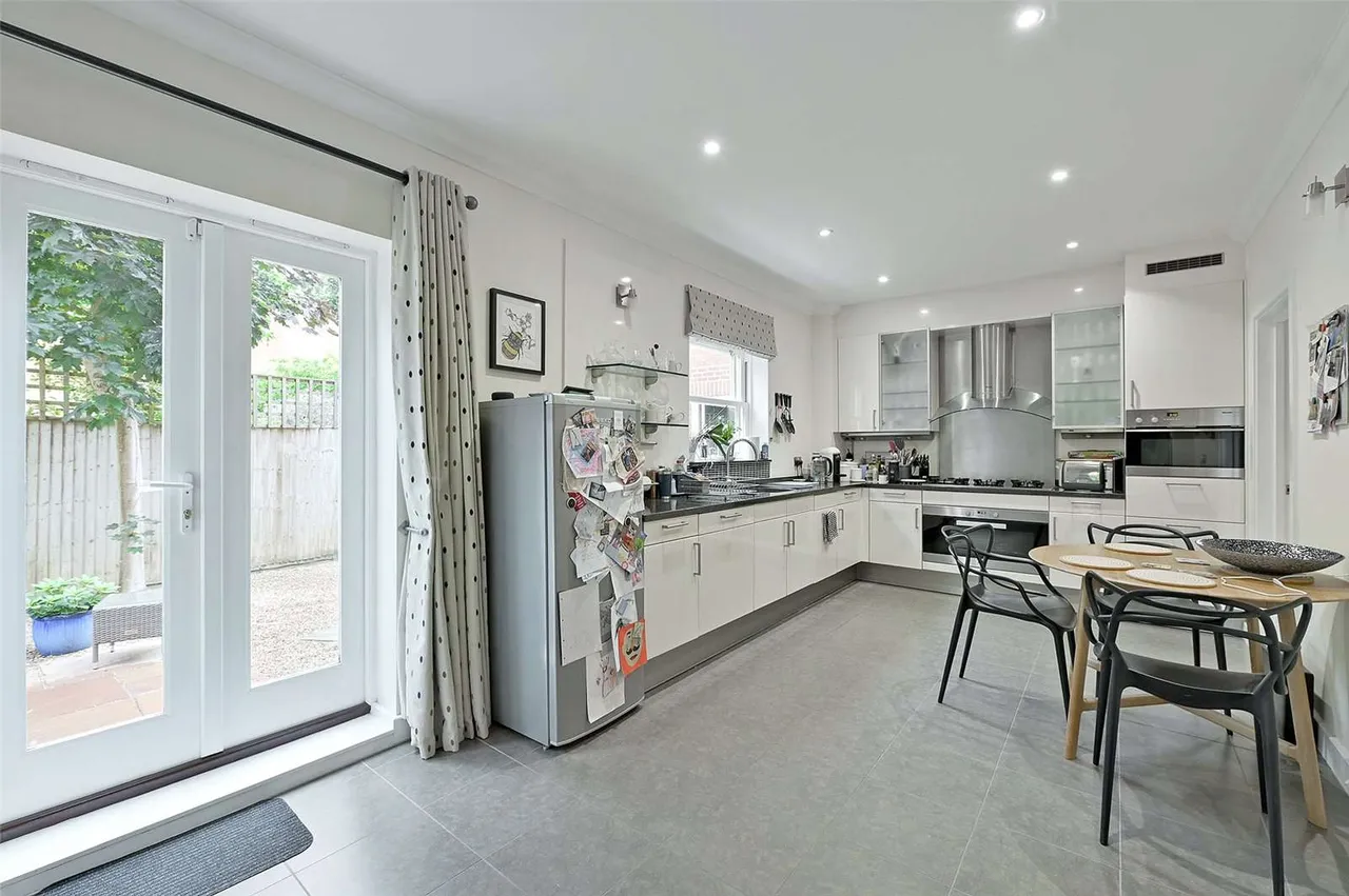 Longbourn, Windsor, Berkshire, SL4 3TN, photo 4