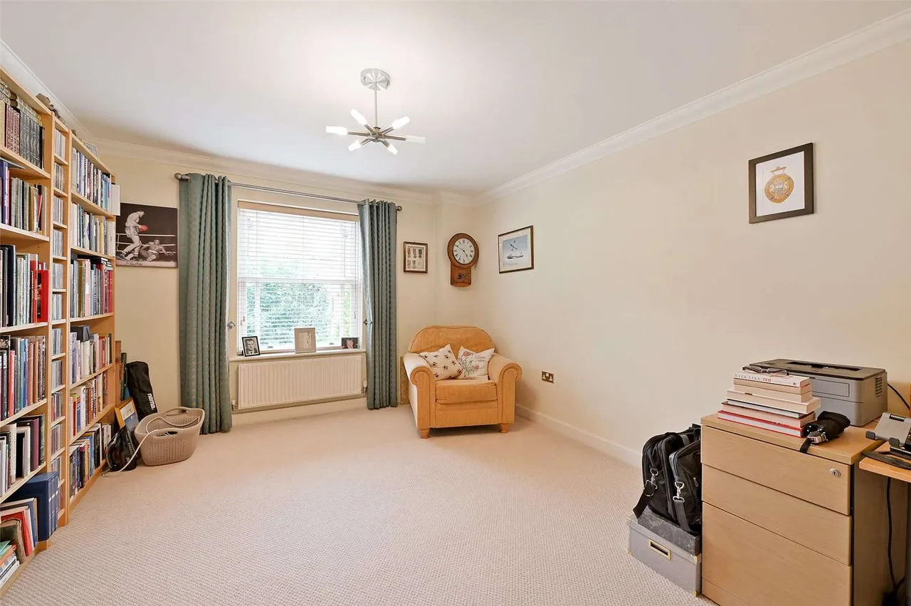Longbourn, Windsor, Berkshire, SL4 3TN, photo 9