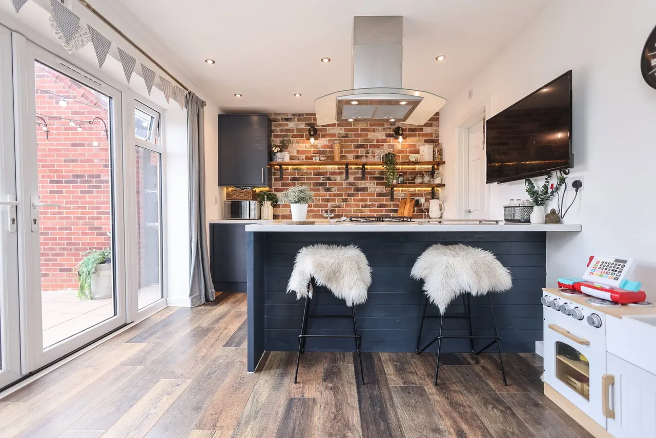 3 bed house for sale, Dewberry Road, Tidbury Green, B90