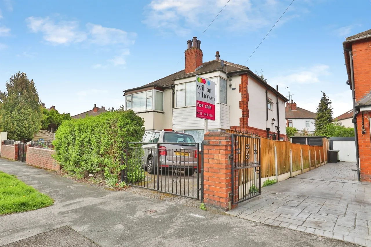 3 bed house for sale — Gipton Wood Road, LEEDS