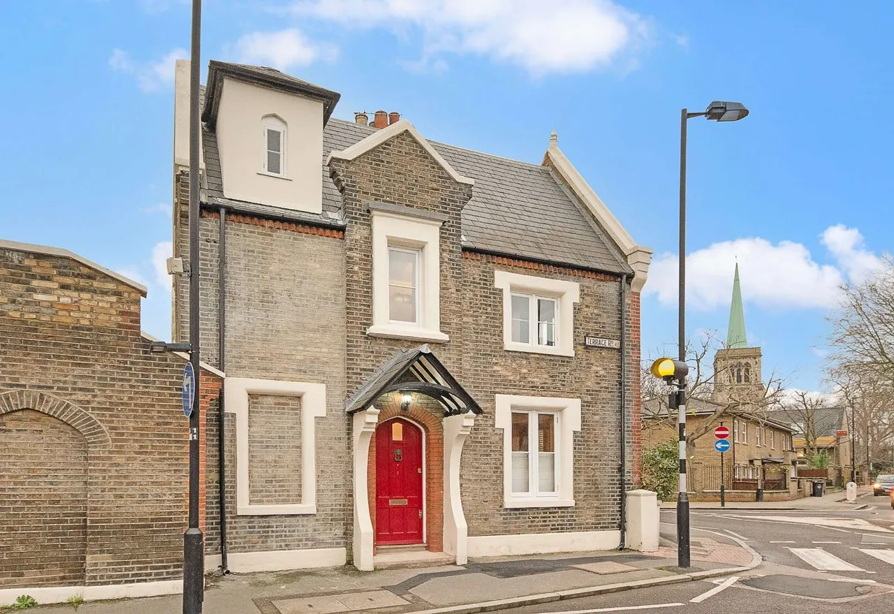 Church Crescent, Victoria Park Village, London, E9 7DH, photo 10