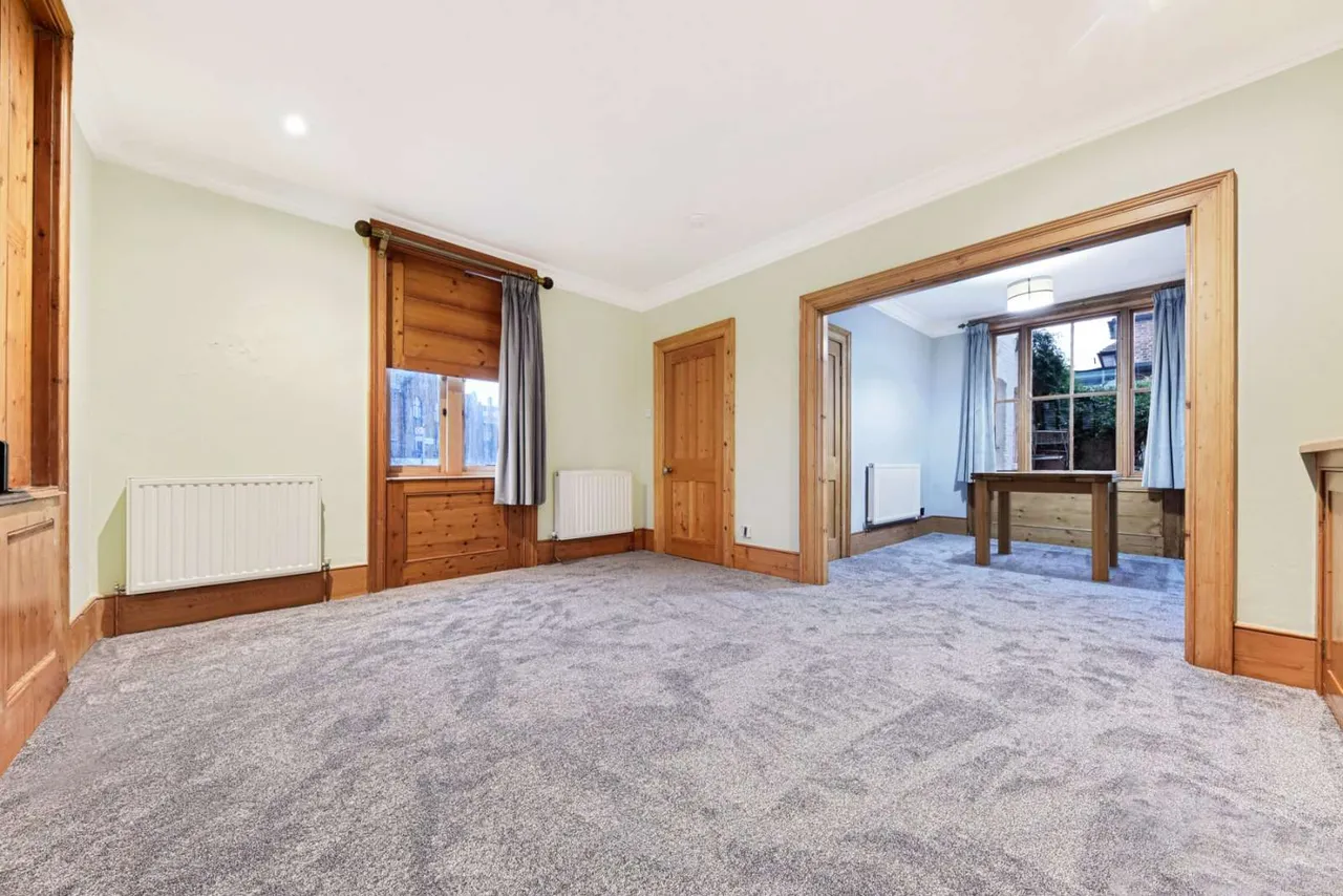 3 bed house to rent — Church Crescent, Victoria Park Village, London, E9 7DH