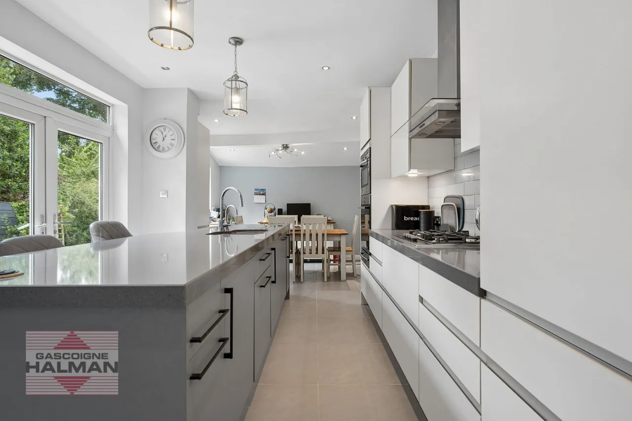 Carlton Road, Sale, photo 8