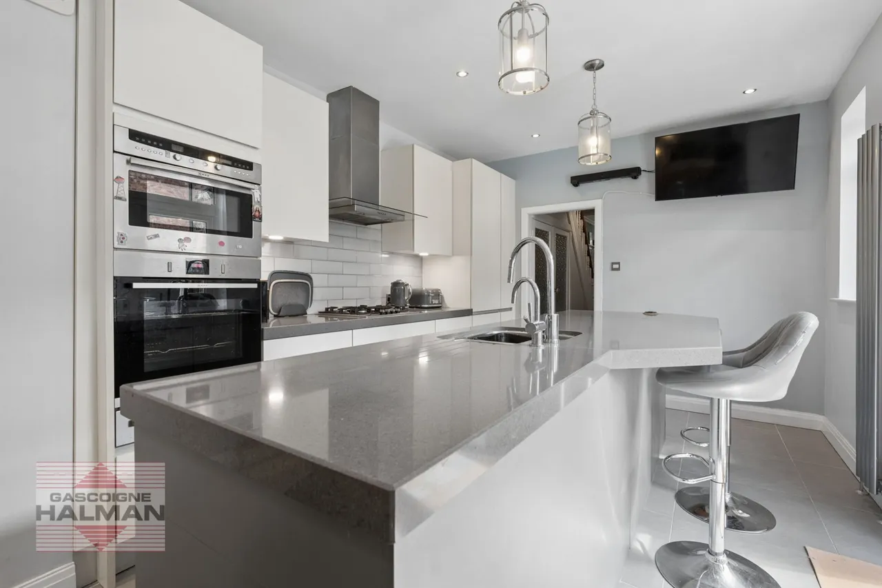 Carlton Road, Sale, photo 11