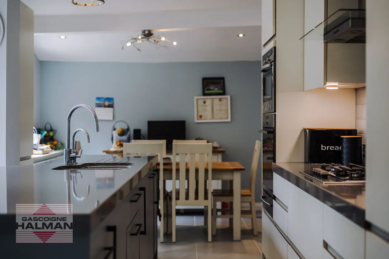 Carlton Road, Sale, photo 13