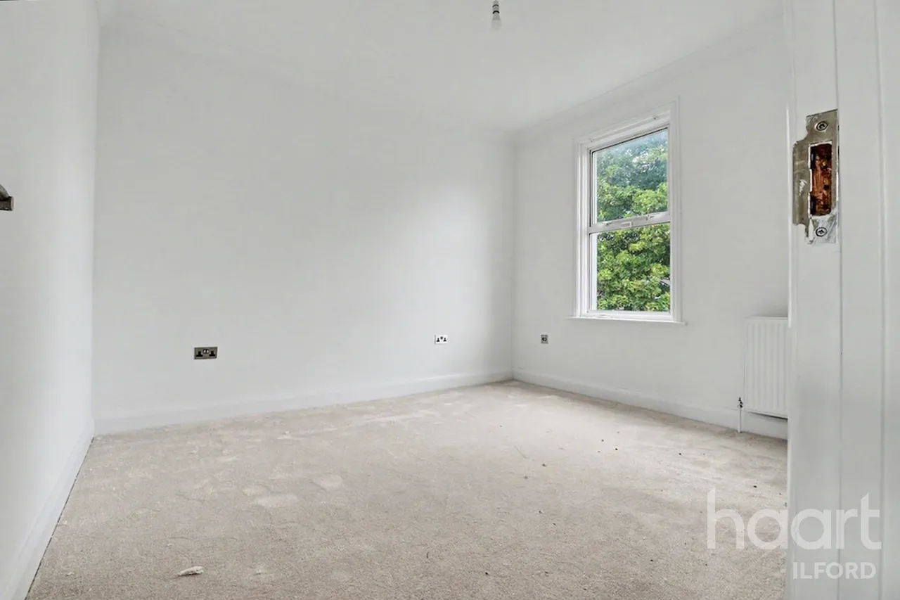 Bedford Road, IG1, photo 3