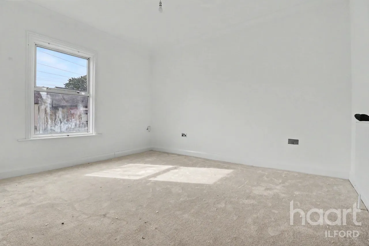 Bedford Road, IG1, photo 4