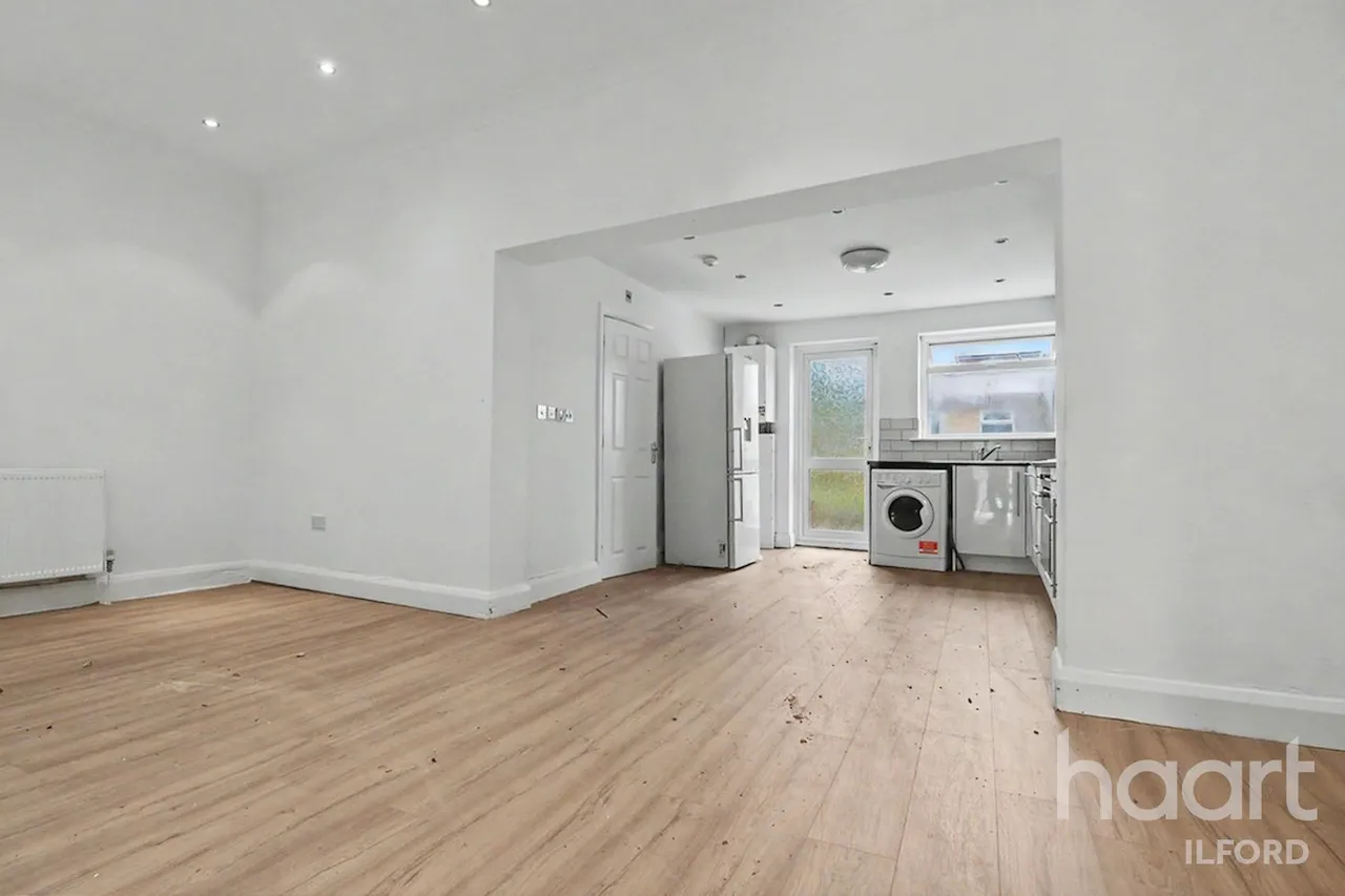 Bedford Road, IG1, photo 10