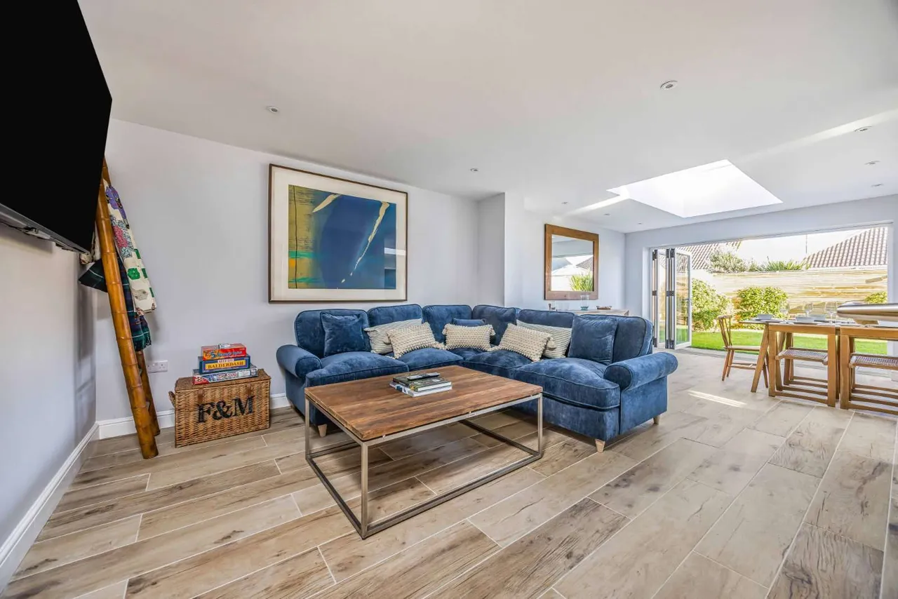 First Avenue, Bracklesham Bay, Chichester, West Sussex, PO20 8LA, photo 6