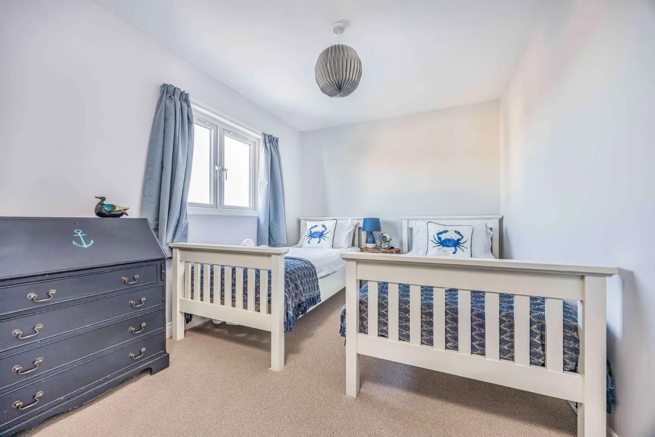 First Avenue, Bracklesham Bay, Chichester, West Sussex, PO20 8LA, photo 12
