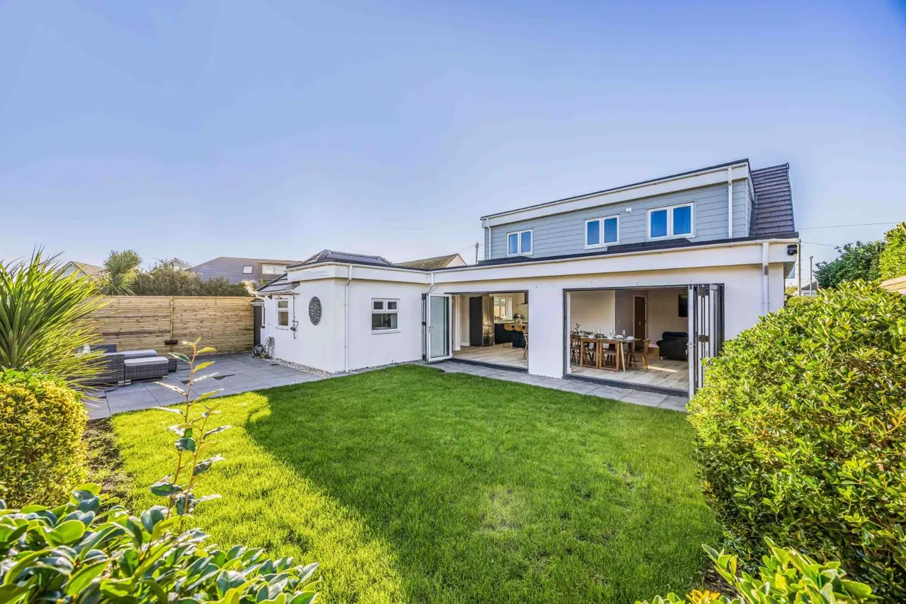 5 bed new development for sale — First Avenue, Bracklesham Bay, Chichester, West Sussex, PO20 8LA