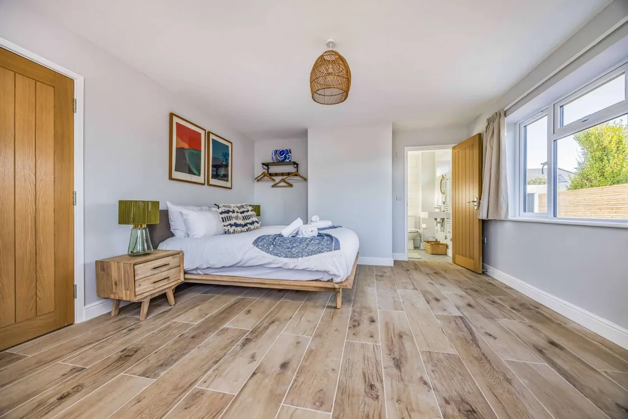 First Avenue, Bracklesham Bay, Chichester, West Sussex, PO20 8LA, photo 7