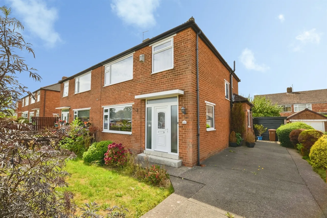 3 bed house for sale — Acklam Road, Middlesbrough