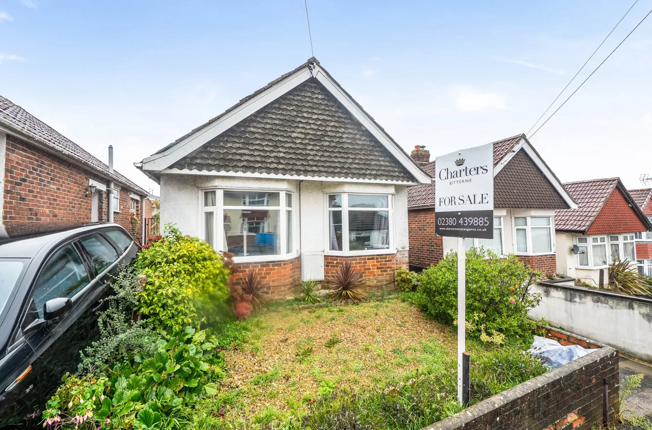 2 bed house for sale, Bromley Road, Midanbury, SO18