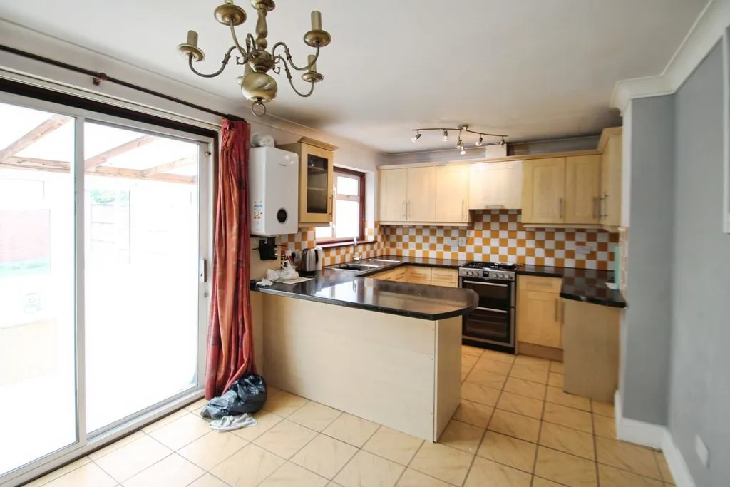 Hurley Road, Greenford, UB6, photo 10