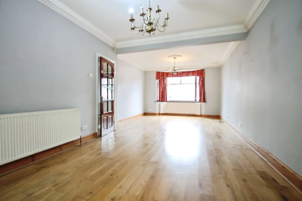 Hurley Road, Greenford, UB6, photo 2