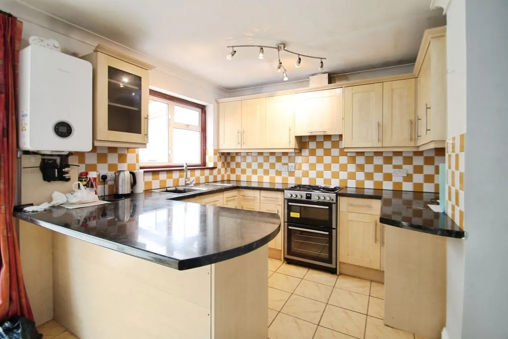 Hurley Road, Greenford, UB6, photo 3