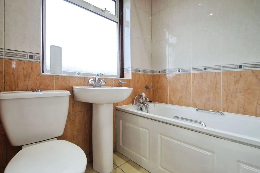 Hurley Road, Greenford, UB6, photo 6