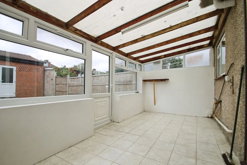 Hurley Road, Greenford, UB6, photo 12
