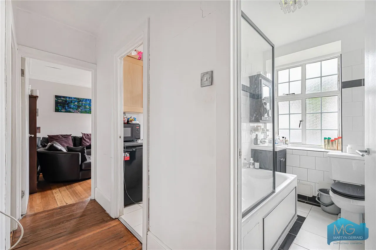North End Road, London, NW11, photo 6