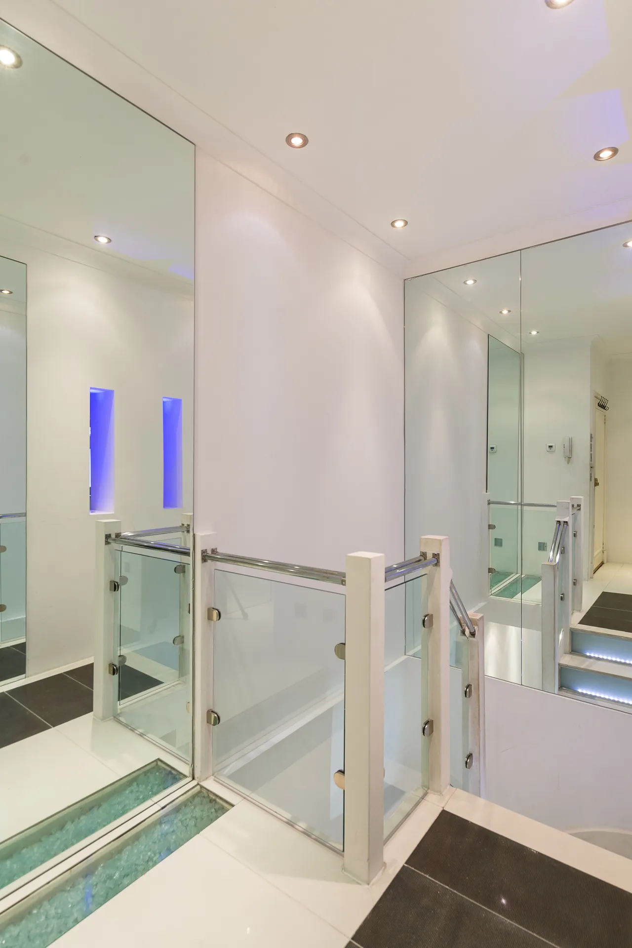 Flat 11, 47 Elm Park Gardens, London, photo 9