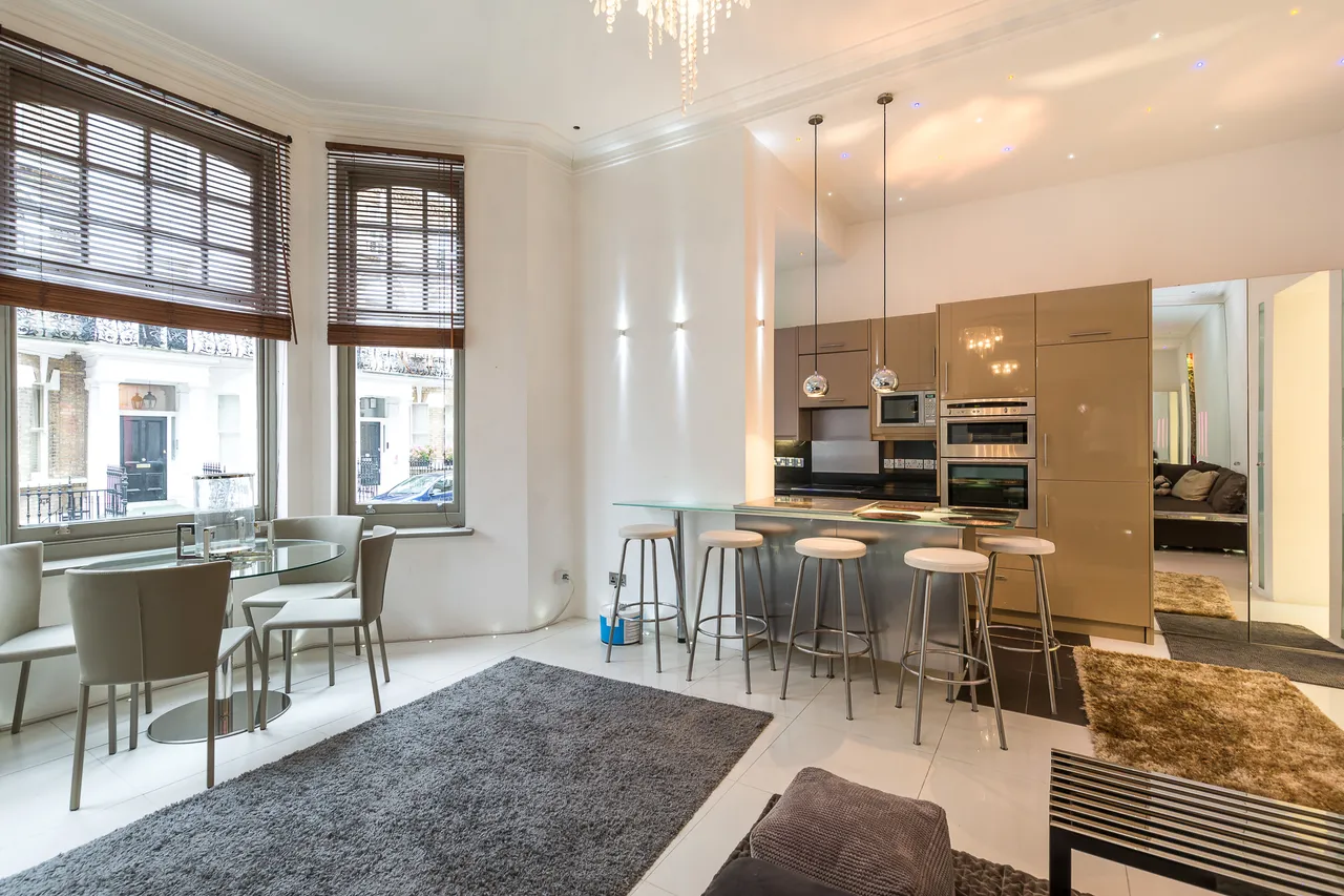 Flat 11, 47 Elm Park Gardens, London, photo 4