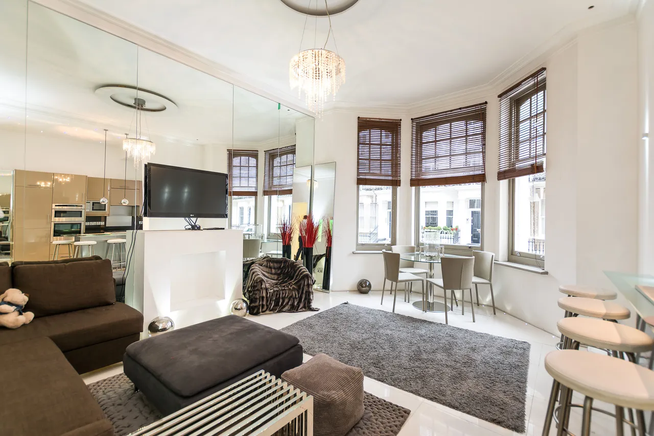 Flat 11, 47 Elm Park Gardens, London, photo 6
