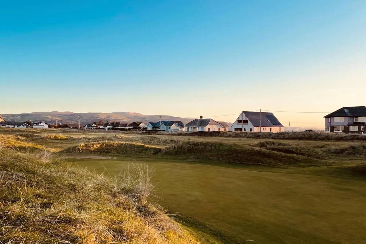 Twyn Uchaf, Ynyslas, SY24, photo 15
