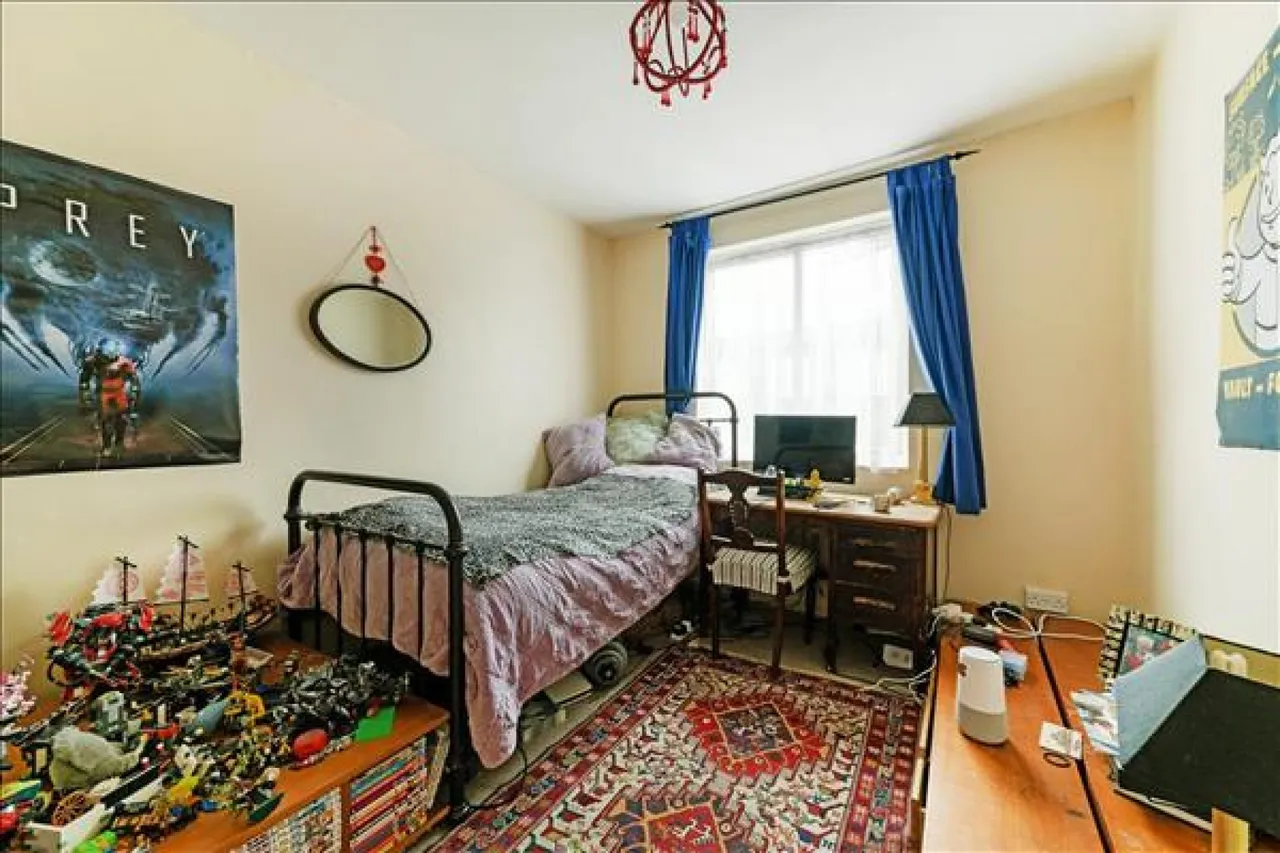 Arabella Drive, Barnes, photo 6