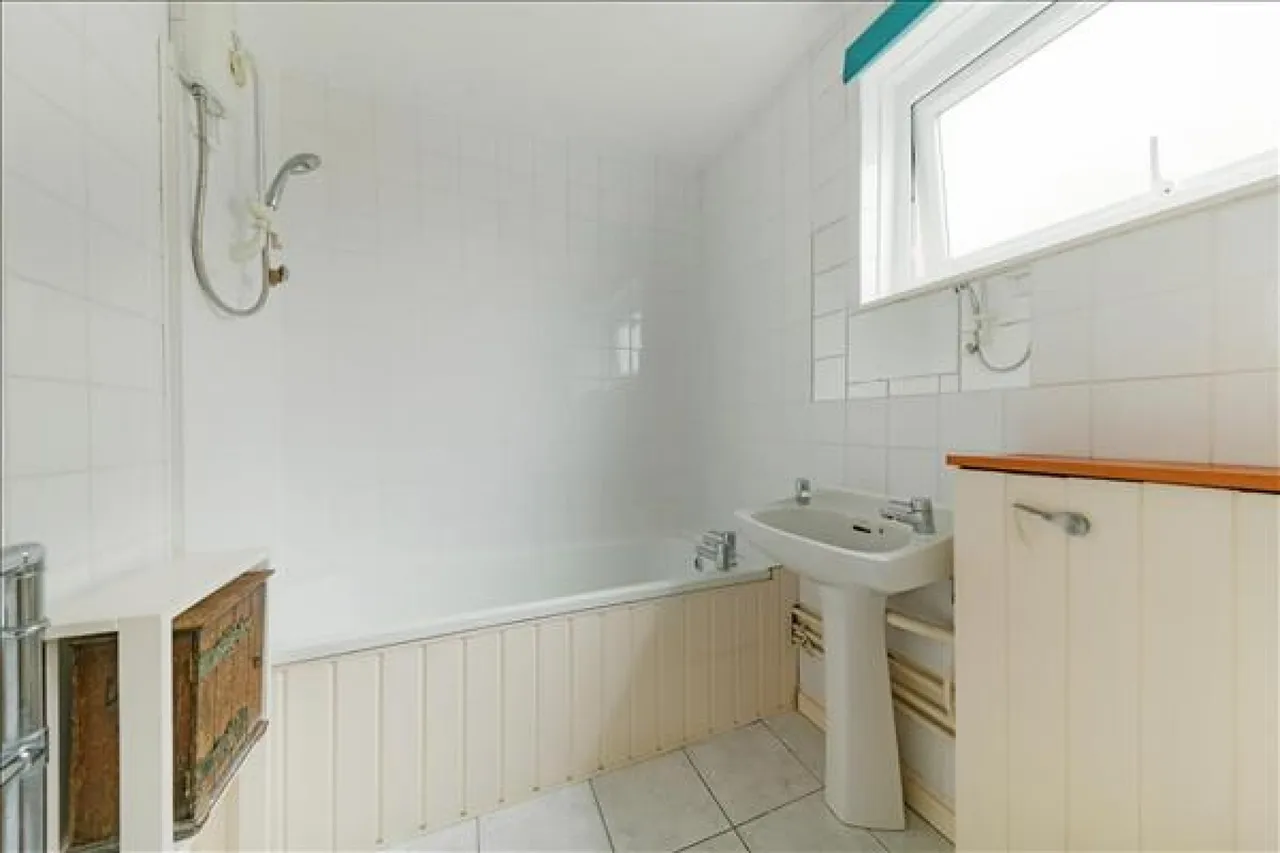 Arabella Drive, Barnes, photo 9