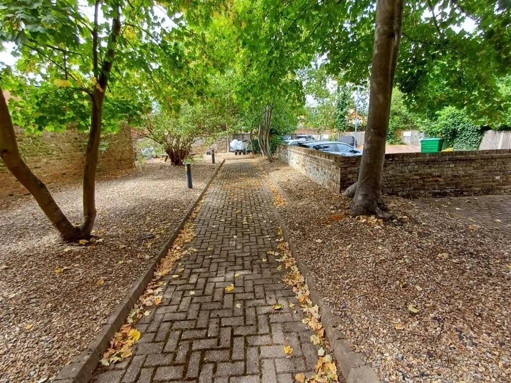 Minorca Road, Weybridge, KT13, photo 6