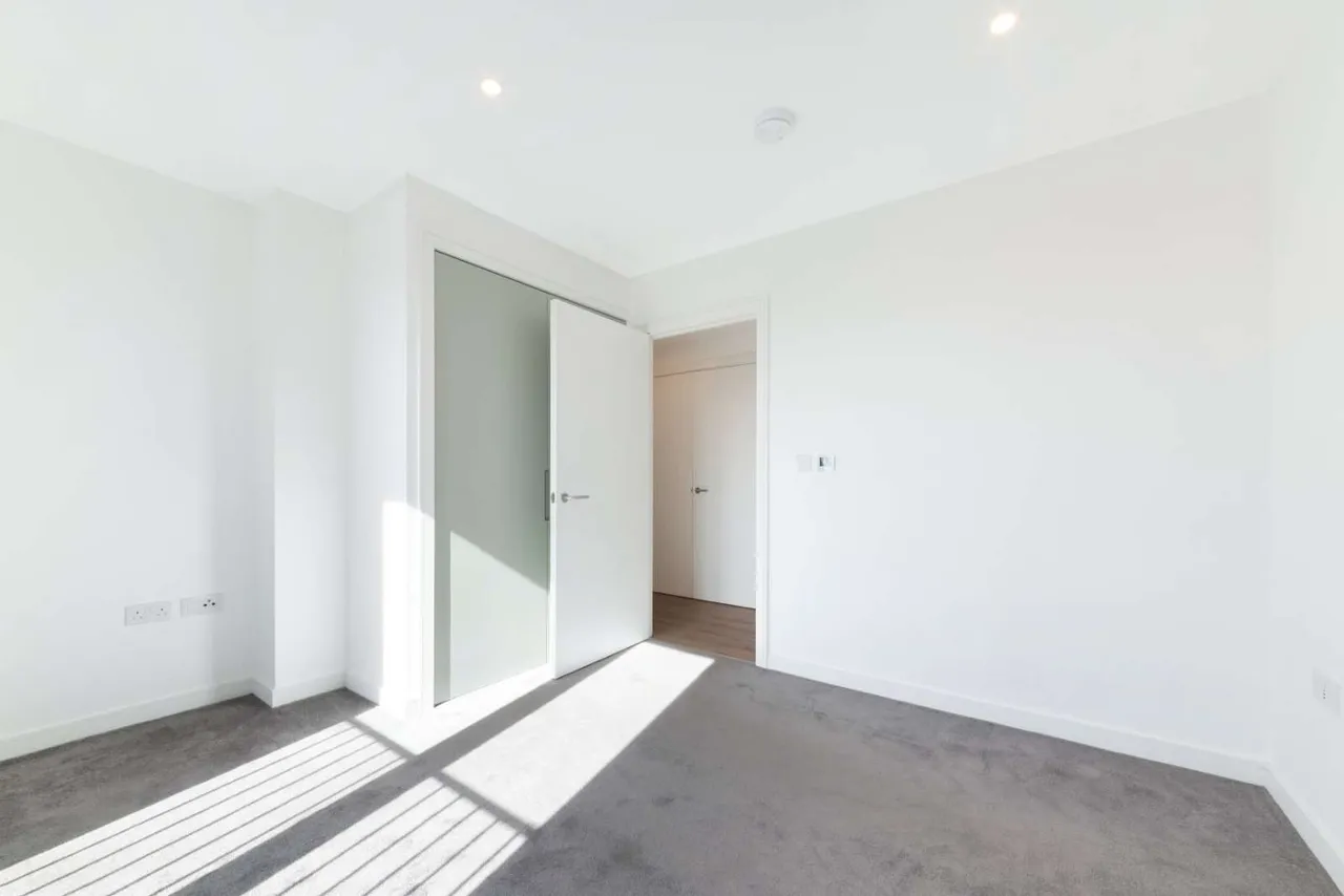 Plaistow Road, London, E13, photo 6